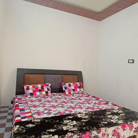 Keshav Narayan Home Stay Mathura Εξωτερικό φωτογραφία